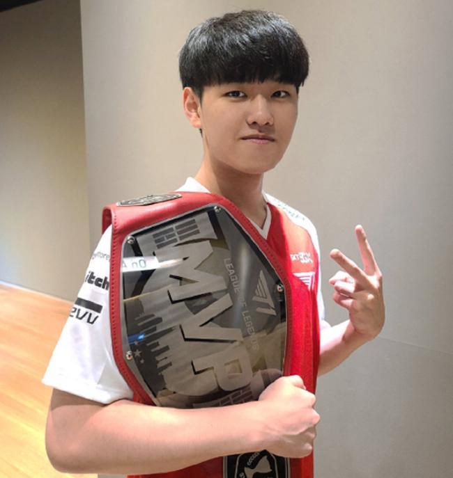 老而弥坚 老而弥坚